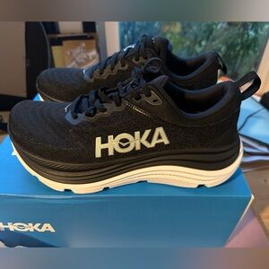 NEW in box. Hoka Women's Gaviota 5 size 10.